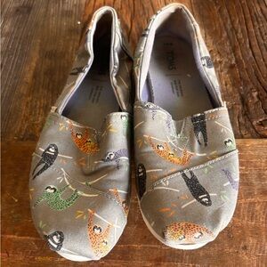 TOMS sloth flats